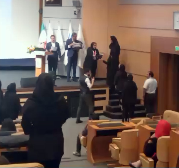 تقدیر از رئیس اتحادیه آرایش و پیرایش بانوان سبزوار سرکار خانم چشمی در کیش