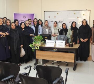 جلسه ای در مرکز خدمات جامع سلامت کوشک در خصوص پیشگیری از بیماری های هپاتیت و ایدز با هماهنگی اتحادیه آرایش و پیرایش بانوان سبزوار باحضور آقای دکتر جوینی،آقای مهندس یاسینی،خانم مهندس زرقی و جمعی از همکاران گرامی برگزار شد.